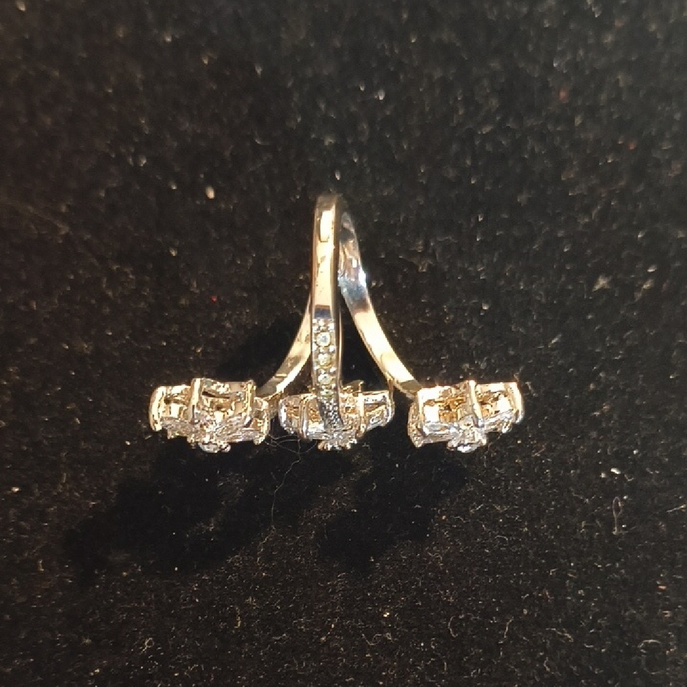 Silvertone Multi Flower Ring Small - Picture 3 of 5